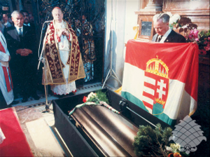 Mindszenty bíborost 1975. május 15-én temették el Máriacellben